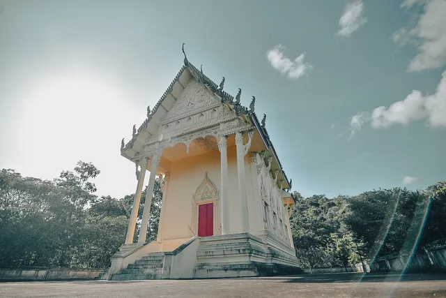 Wat Khao Sai Sayan