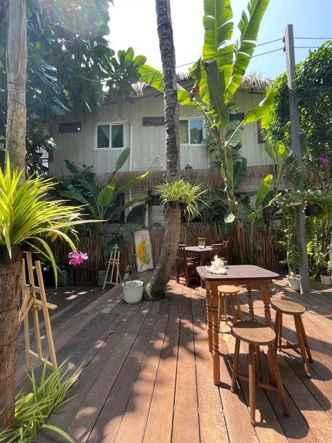 Sunflower Lipe Guesthouse and Animal Rescue