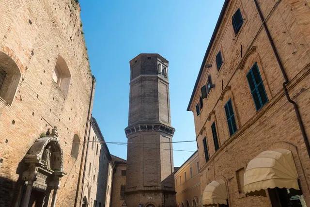 Torre Del Passero Solitario