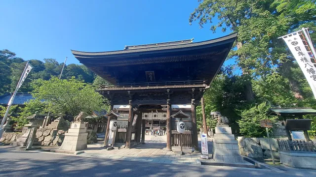 Himurehachimangu Shrine's Romon gate (Two-stried gate)