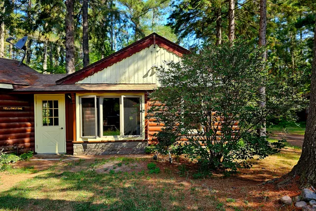 Pineaire Resort/Motel