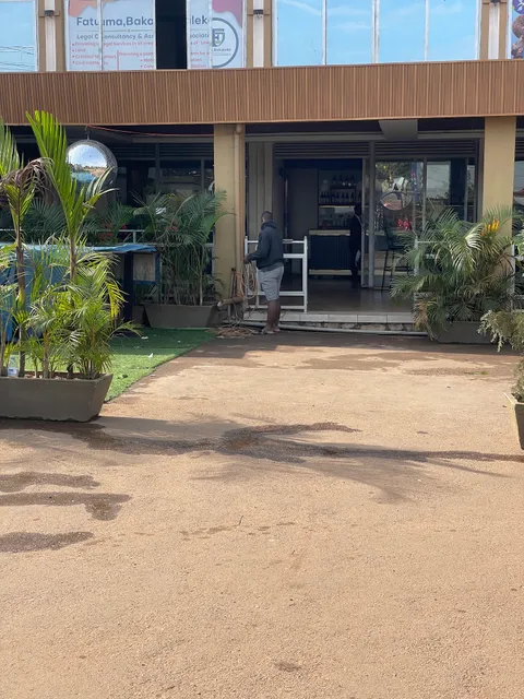 Aqua Lounge, Mawanda Road