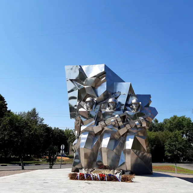 Pamyatnik Podol'skim Kursantam