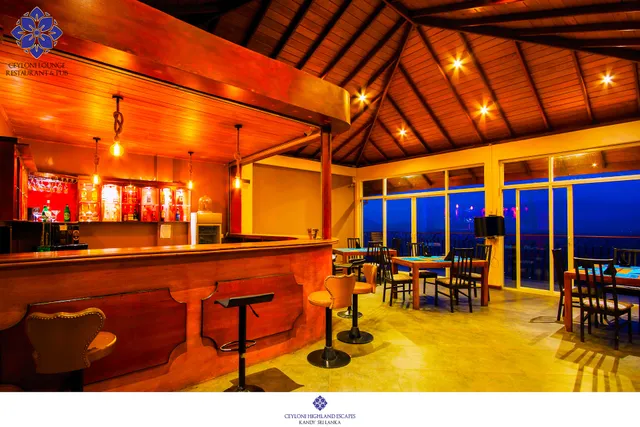 Ceyloni Lounge : Restaurant & Pub