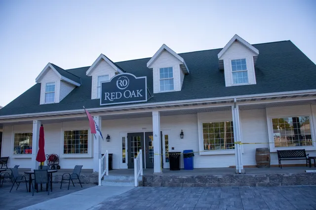 Red Oak Winery and Bourbon Bar