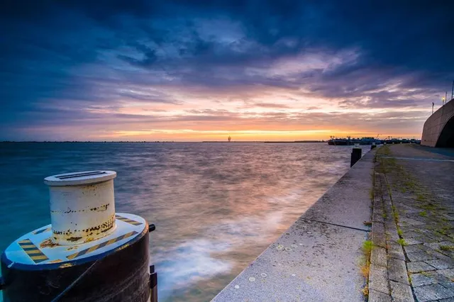 Antony Gormley Exposure Sculpture