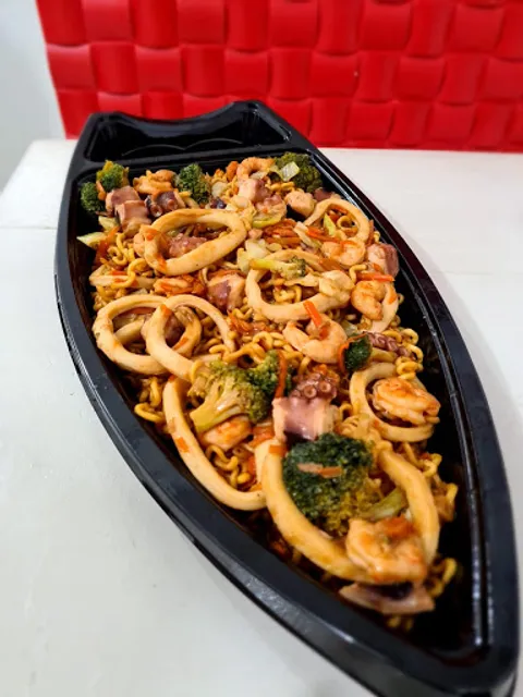 Êba! Yakisoba e Sushi