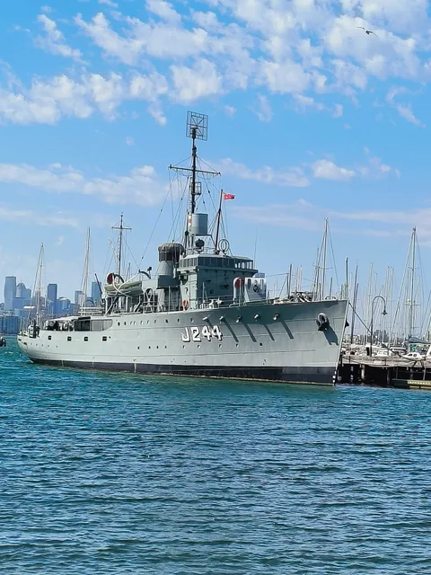 HMAS Castlemaine