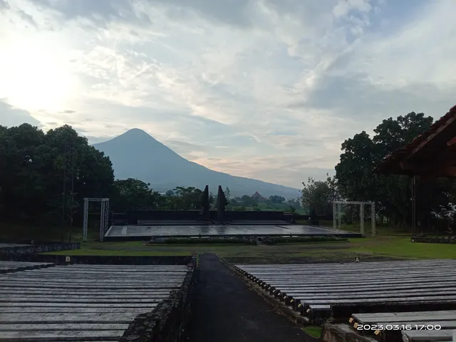 Taman Candra Wilwatikta
