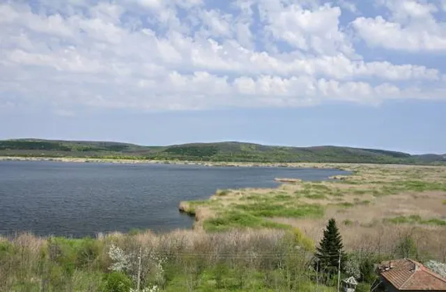 Srebarna lake