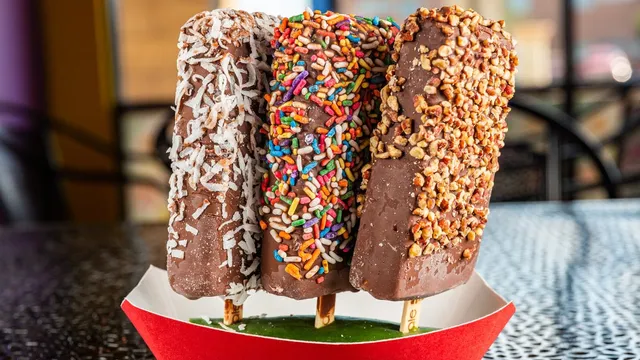 La Pale Frozen Fruit Bar International Blvd