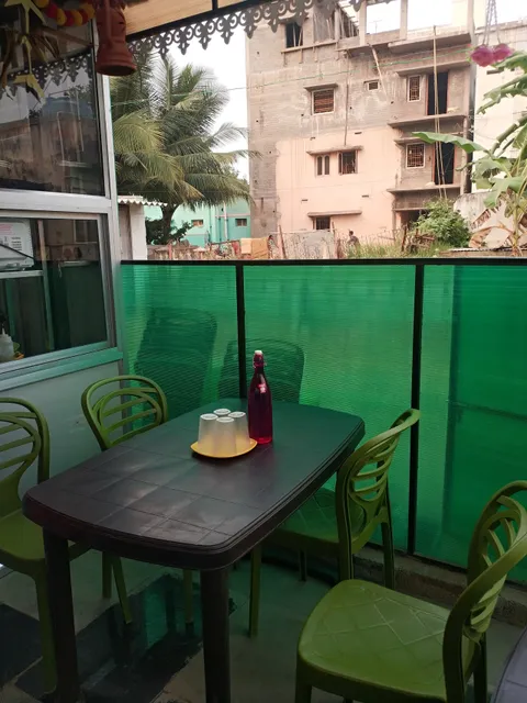 Mr& Mrs pizza hut-Mecheri