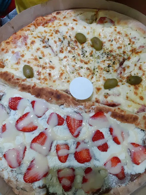 Pizzeria Dona White