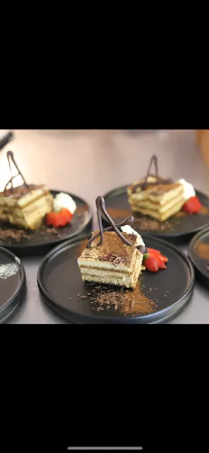 Applebys Mediterraneo Bar & Grill