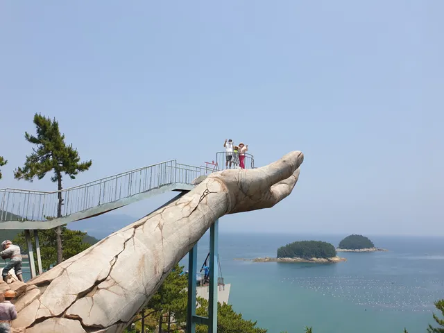 Yeosu Art Land Media Art Sculpture Park