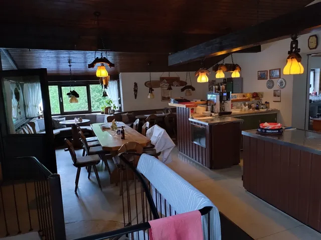 Uhrmann Cafe Restaurant