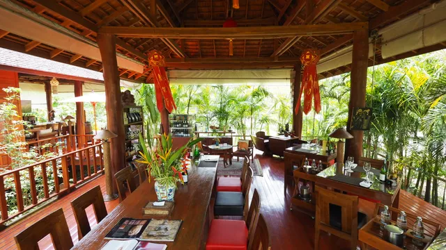 Lemongrass Restaurant ร้านอาหารเลม่อนกราส