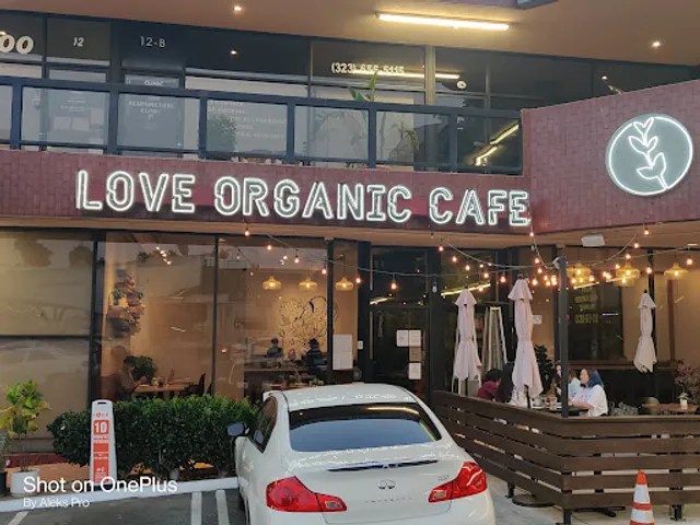 Love Organic Cafe