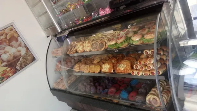 Panificadora e Confeitaria Pão de Ouro