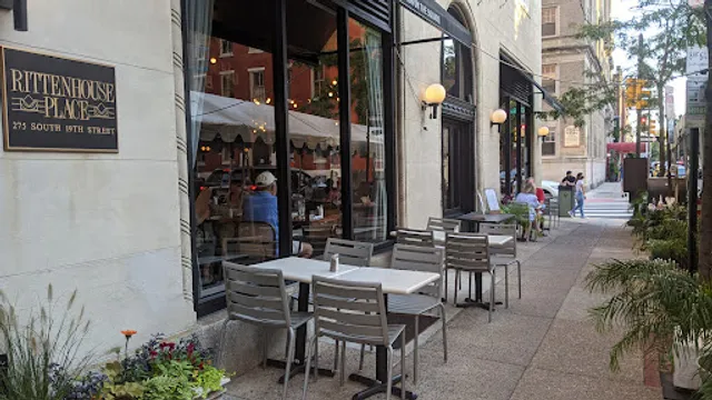 Marathon On the Square Restaurant