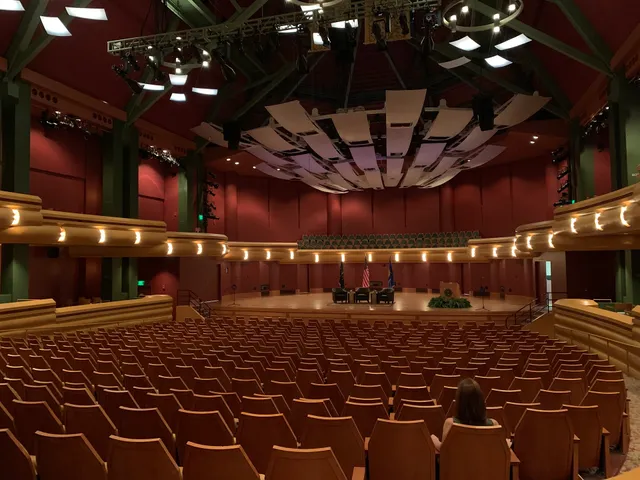 DeBartolo Performing Arts Center