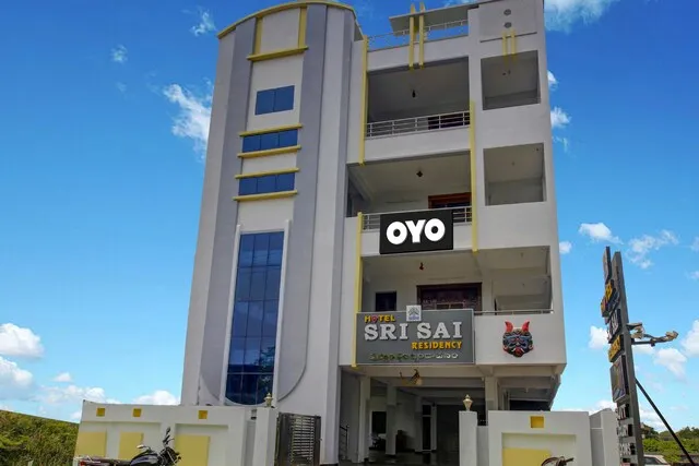 OYO Flagship 811645 Hotel Sri Sai Residency