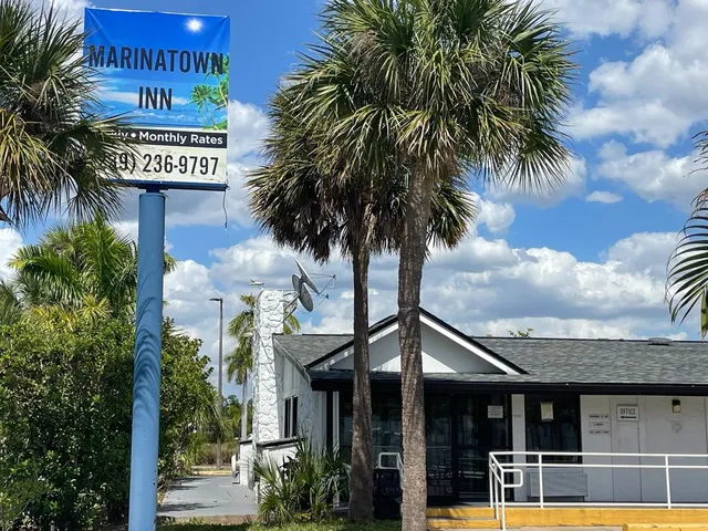 Marinatown Inn