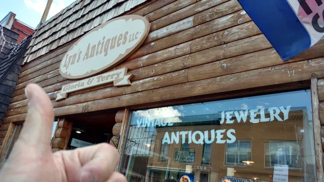 Lyn's Antiques Llc.