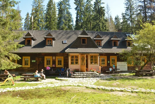 Schronisko im. W. Pola w Roztoce