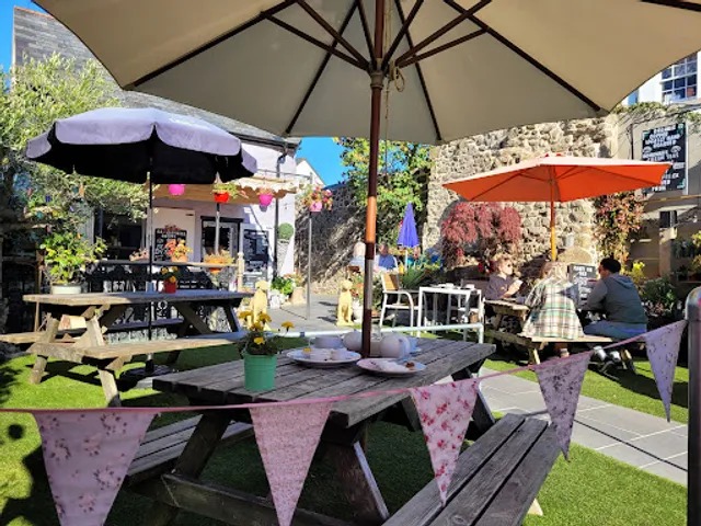 Baskervilles Ice Cream Parlour & Coffee Shop