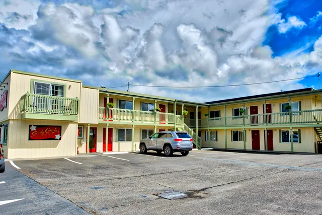 Sandy Cove Inn and Red Door Vacation Rentals