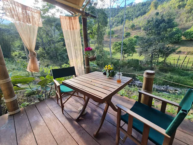 Monmanee Restaurant & Lodge ร้านอาหาร มนมณี และ รีสอร์ท