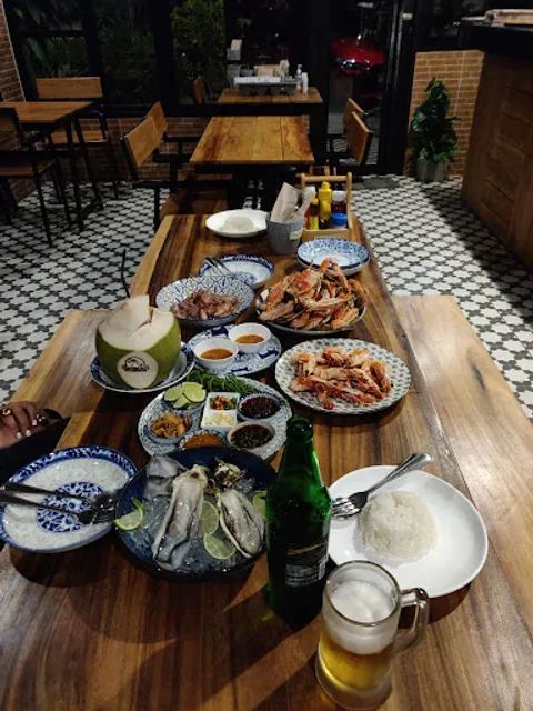 Noir cafe & bistro นัวคาเฟ่แอนด์บิสโทร