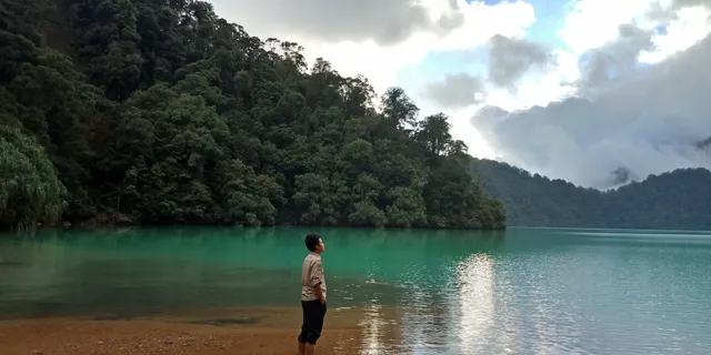 Danau Laut Tinggal
