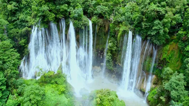 Thi Lo Su Waterfall