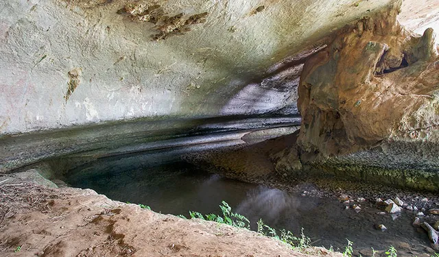 Verandah Cave