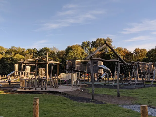 Belhus Woods Country Park