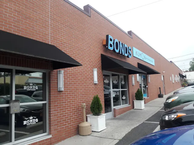 Bonds Tavern