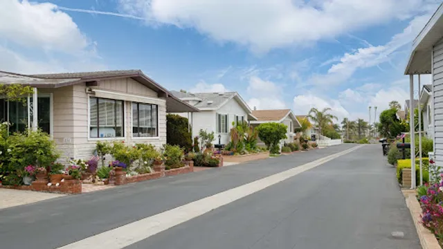 Palos Verdes Shores MH & Golf Community