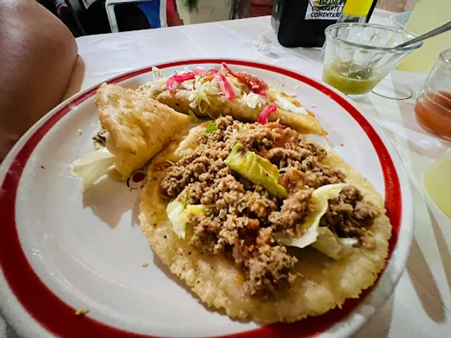 Antojitos Las Comadres