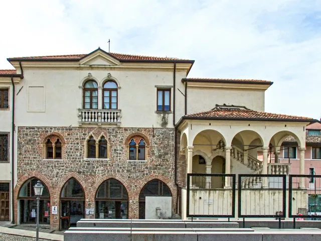 Palazzo e Loggetta del Monte di Pietà