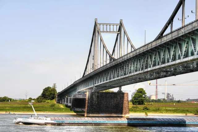 Krefeld-Uerdinger Brücke