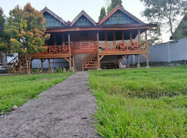 Mutmainah Hotel and Souvenir Shop