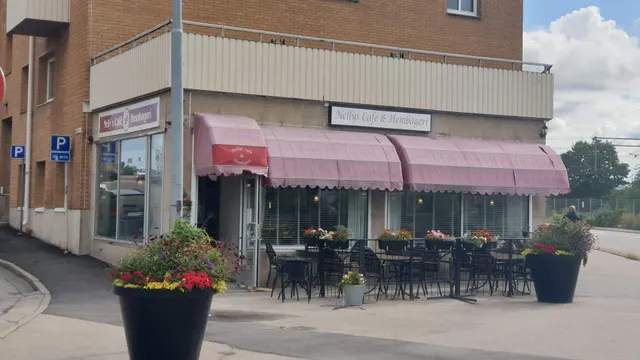 Nelly's Cafe and bakery