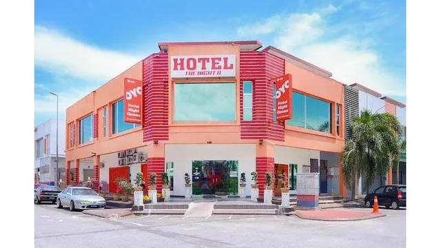 Super OYO 439 Night Queen Hotel