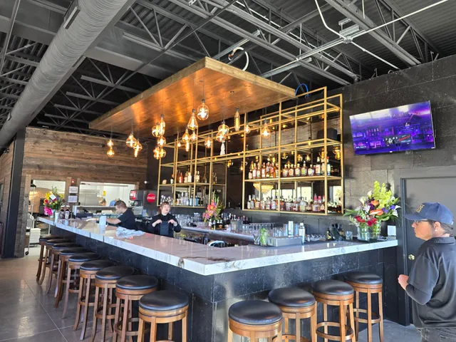 Cielos Restaurant & Bar