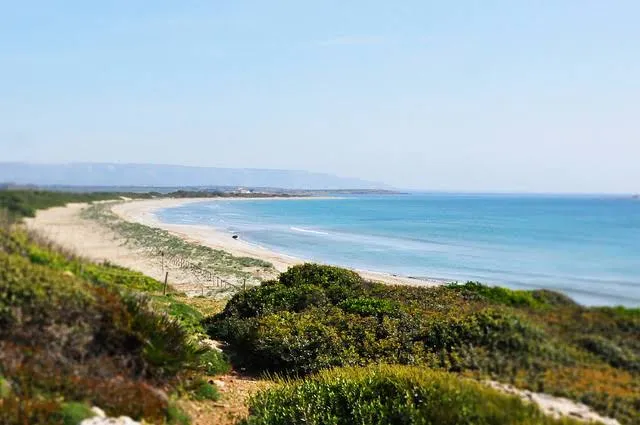 Eloro District: Cittadella Beach