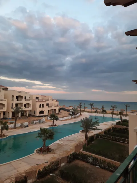 La Sirena Palm Beach Resort