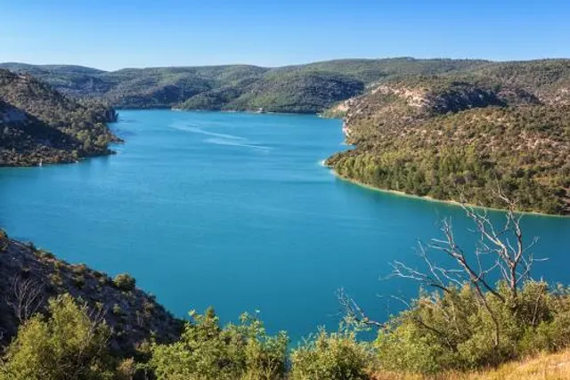 Le Lac D'esparron De Verdon