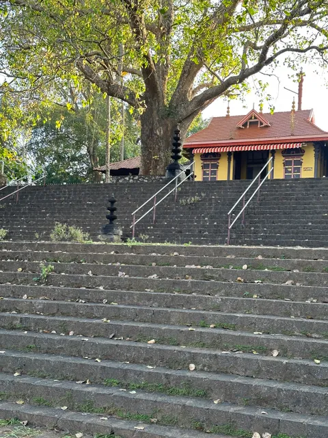 Sree Nedunganad Muthassiyarkkavu, Kodumunda